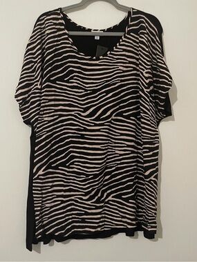 Avenue Black and Beige Zebra Print Top Size 26/28 (3X)